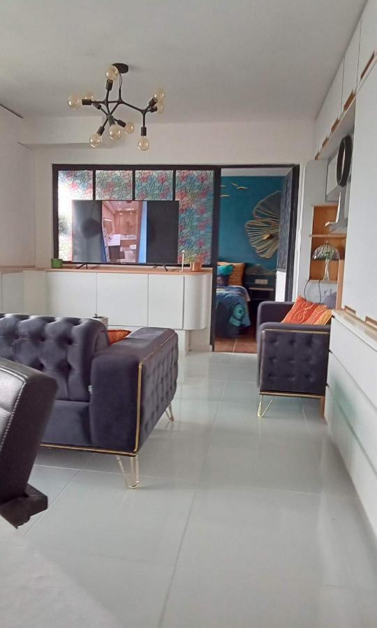 Liege Centre Mediacite Appartement Possible Parking Terrasse Immense 8Eme Pour 2 Personnes Extérieur photo
